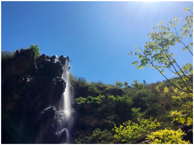 三等奖：《白虹》